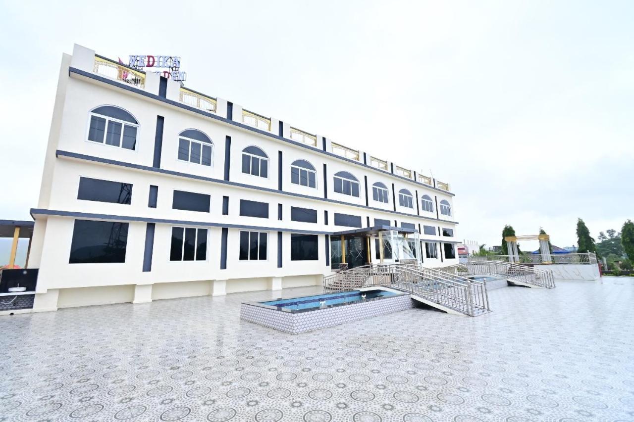 Hotel Vedika Garden Āmbavna Exterior foto